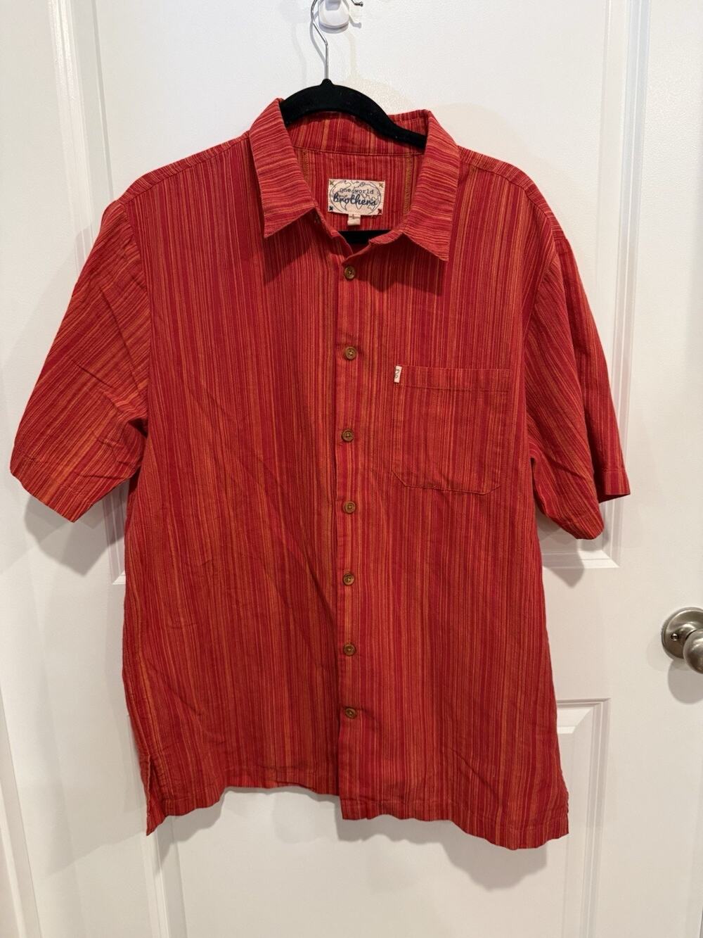One World Brothers Shirt Mens Large Red Short Sleeve 100% Cotton Button Down